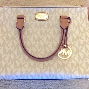 Michael Kors NWOT excellent condition purse